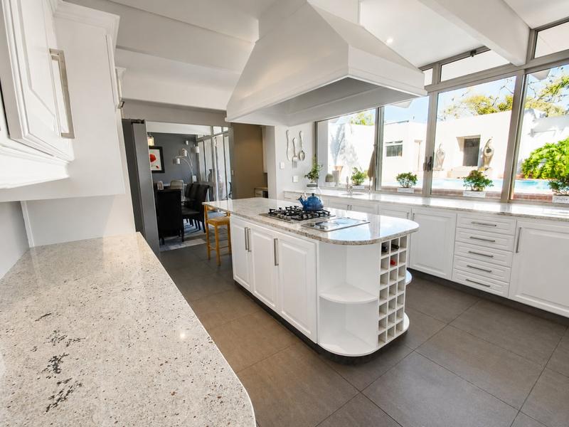 7 Bedroom Property for Sale in Valmary Park Western Cape